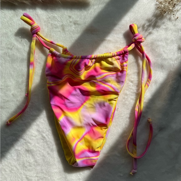 Bikini with skirt - Picture 4 of 4